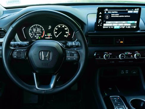 Used 2025 Honda Pilot Touring image 20