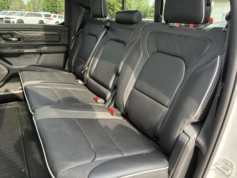 Used 2025 RAM 1500 Limited AWD/4WD image 17