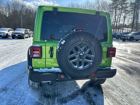 Used 2025 Jeep Wrangler Sport S image 13