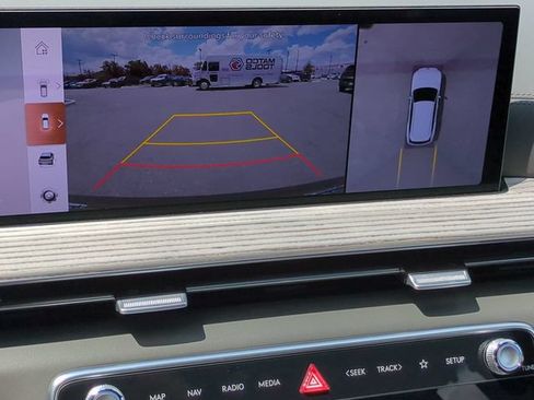 Certified 2025 Genesis GV80 3.5T Prestige AWD/4WD image 18