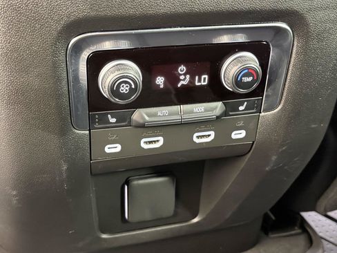 Used 2023 Chevrolet Tahoe Premier w/ Advanced Technology Package AWD/4WD image 27