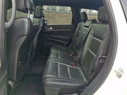 Used 2017 Jeep Grand Cherokee Overland AWD/4WD image 10