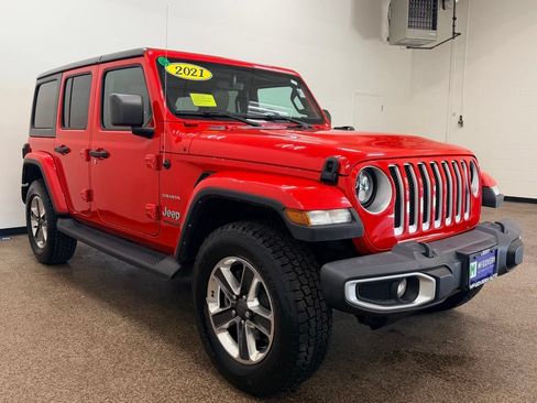 Used 2021 Jeep Wrangler Unlimited Sahara w/ Uconnect 4C Nav & Sound Group AWD/4WD image 9