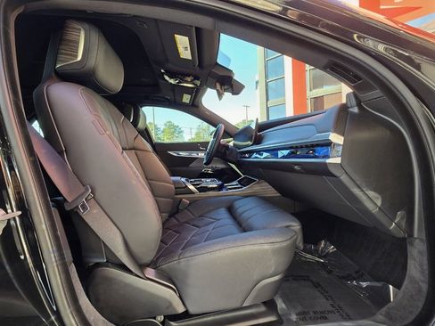 Used 2024 BMW i7 eDrive50 w/ Executive Package image 19