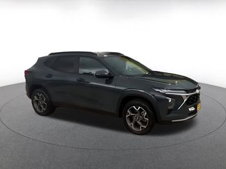 Used 2025 Chevrolet Trax LT FWD video 2