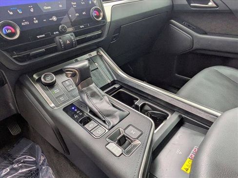 Used 2024 Lexus GX 550 w/ Cold Area Package AWD/4WD image 17
