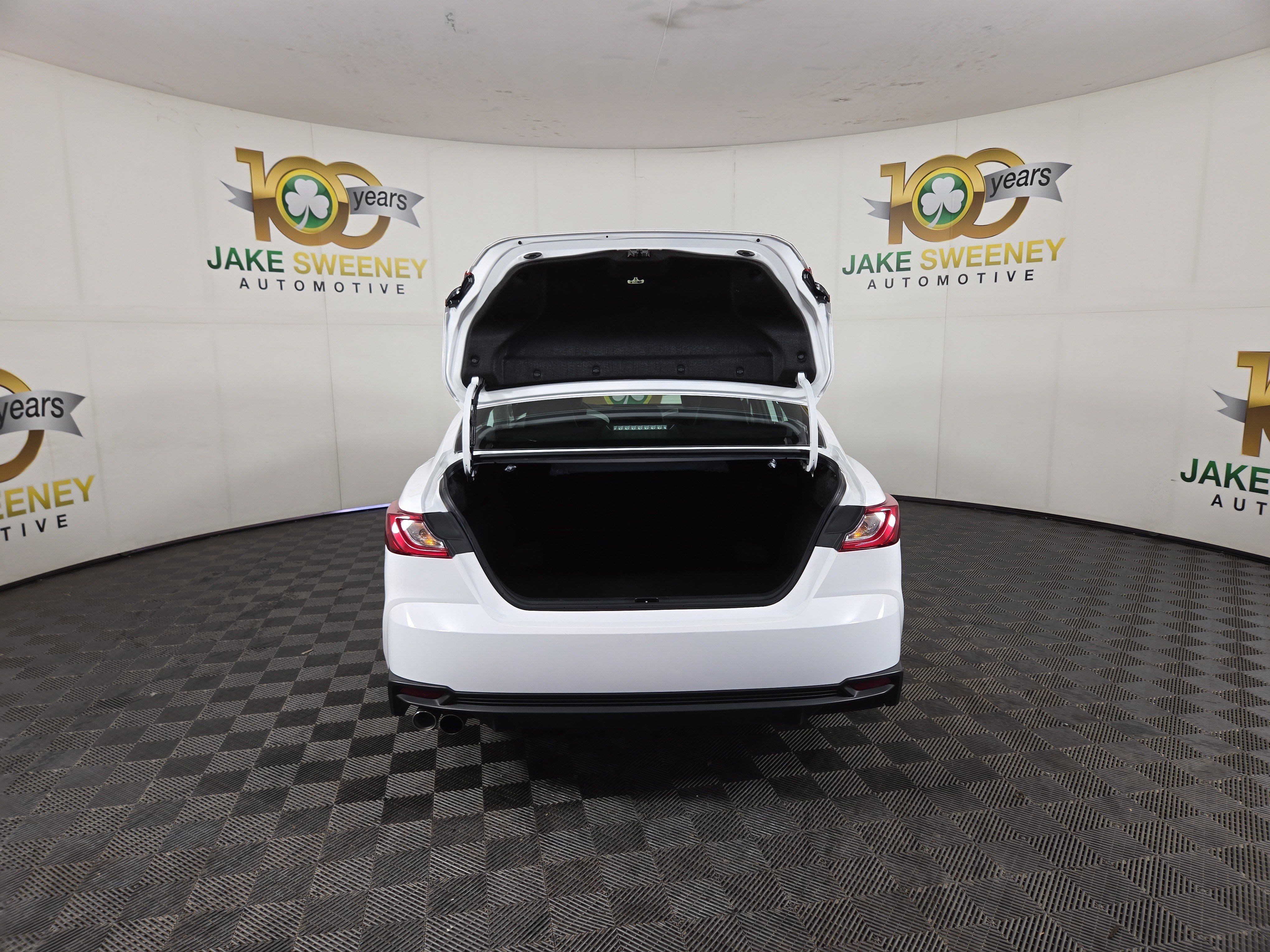 Used 2025 Toyota Camry SE FWD image 31