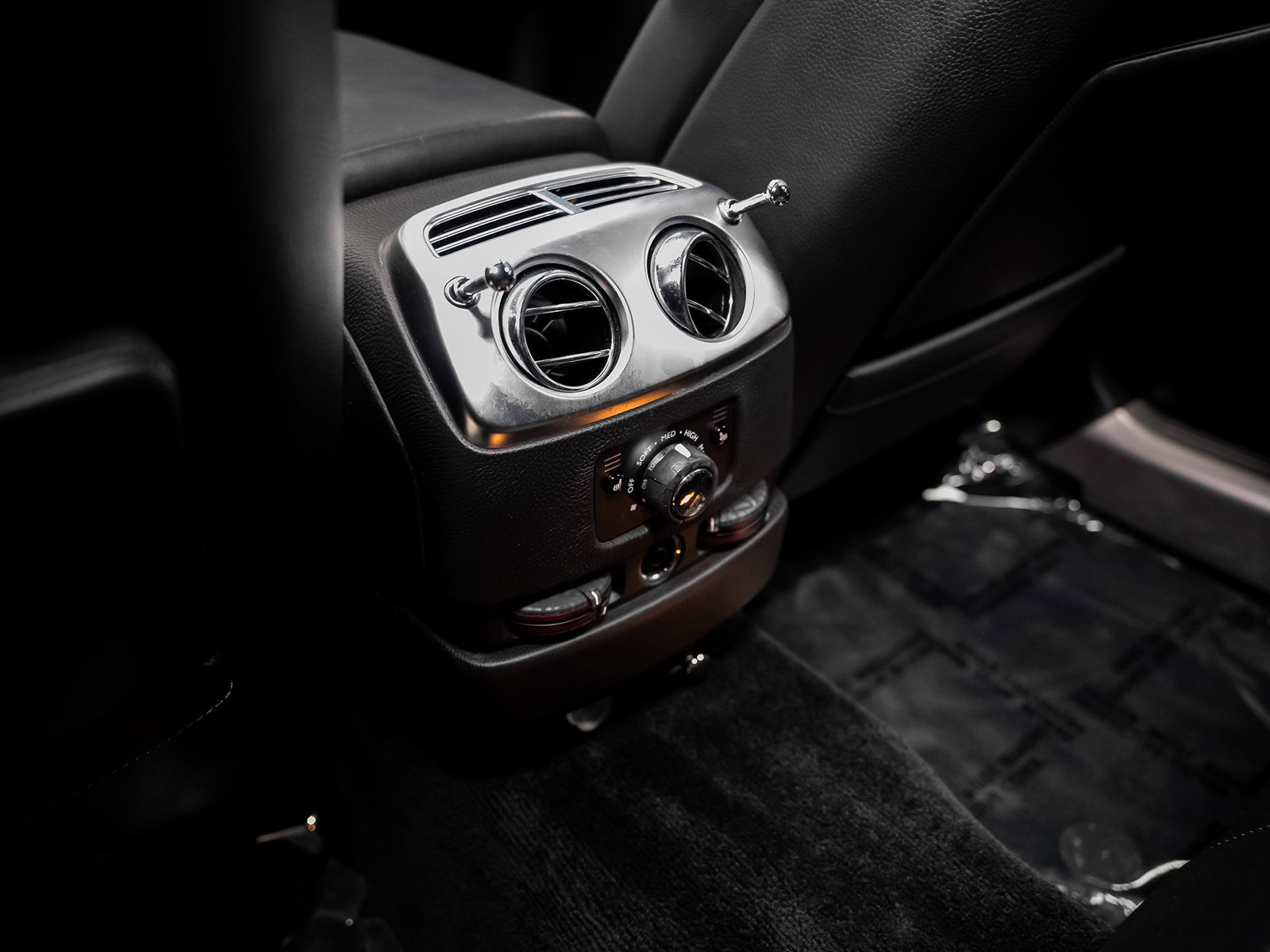Used 2011 Rolls-Royce Ghost RWD image 40
