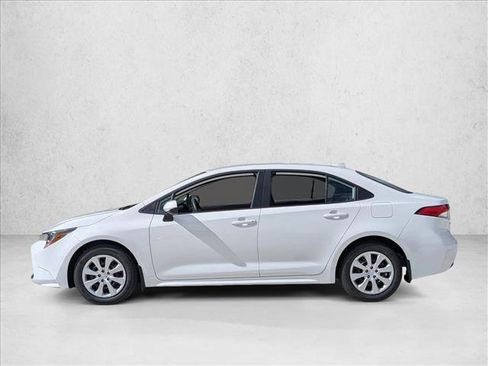 Used 2026 Toyota Corolla LE FWD image 5