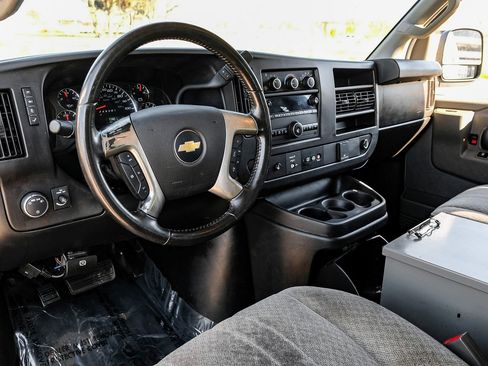 Used 2019 Chevrolet Express 2500 w/ Driver Convenience Package image 4