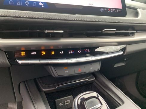 Used 2024 Cadillac XT4 Premium Luxury image 20