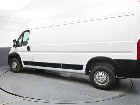 Used 2024 RAM ProMaster 2500 w/ Convenience Group FWD image 4