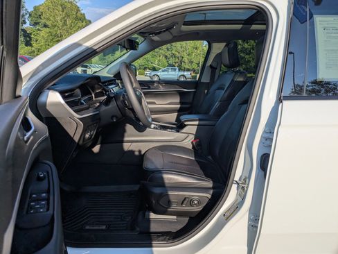 Used 2023 Jeep Grand Cherokee 4WD 4xe w/ Luxury Tech Group II image 13