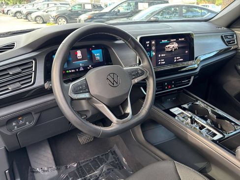 Used 2026 Volkswagen Atlas Cross Sport SE FWD image 34