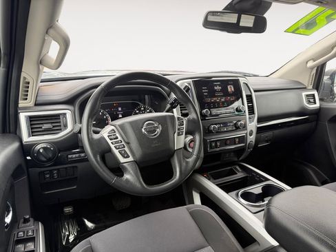 Used 2021 Nissan Titan SV w/ SV Convenience Package image 15
