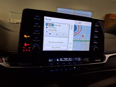 Used 2022 Toyota Sienna XLE Woodland Edition image 24