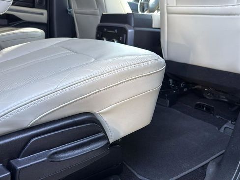 Used 2019 Ford Expedition Platinum image 27