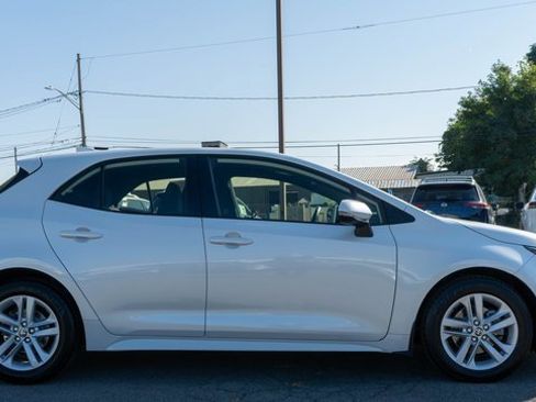 Used 2022 Toyota Corolla SE w/ SE Preferred Package image 5