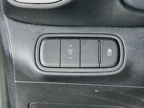 Used 2023 Hyundai Venue SEL FWD image 10