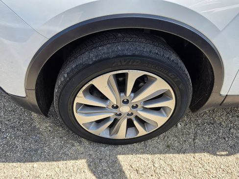 Used 2019 Buick Encore Preferred FWD image 3