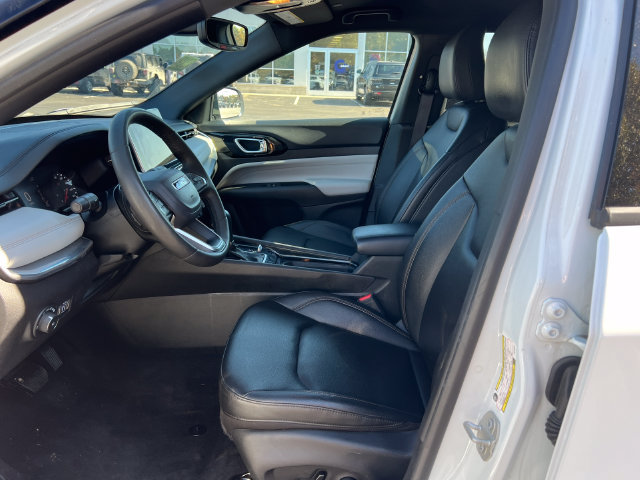 Used 2024 Jeep Compass Limited AWD/4WD image 3