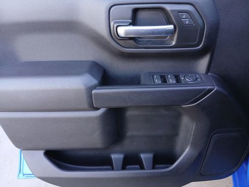 Used 2025 Chevrolet Silverado 1500 Custom image 24