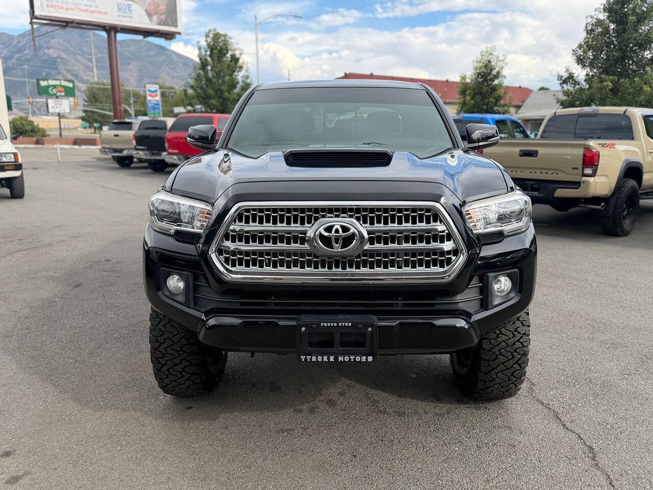 Used 2017 Toyota Tacoma TRD Sport w/ Tow Package AWD/4WD image 89