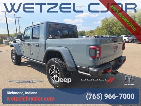 New 2025 Jeep Gladiator Rubicon image 5