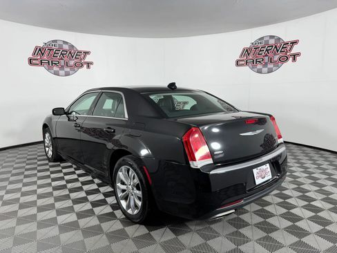 Used 2015 Chrysler 300 Limited w/ Driver Convenience Group AWD/4WD image 5