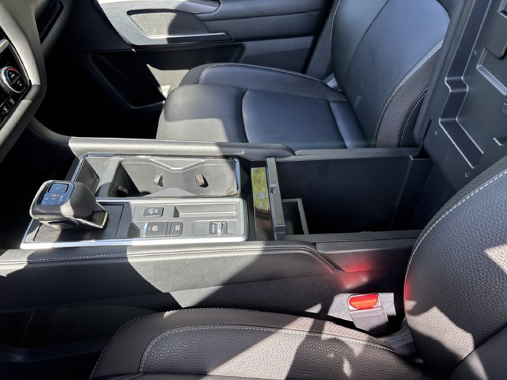 Certified 2025 Nissan Pathfinder SL w/ SL Premium Package FWD image 29