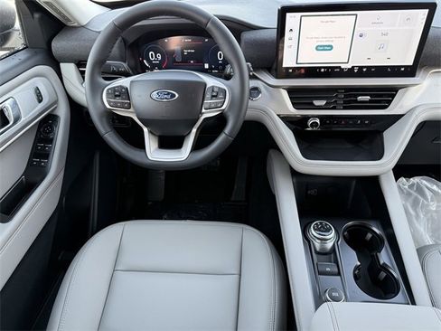 New 2026 Ford Explorer Active w/ Active Comfort Package image 12