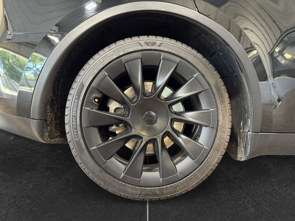 Used 2021 Tesla Model Y Long Range AWD/4WD image 36