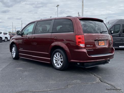 Used 2019 Dodge Grand Caravan SXT FWD image 5