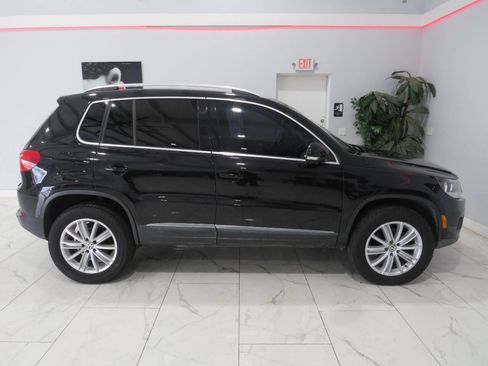 Used 2015 Volkswagen Tiguan SE FWD image 2