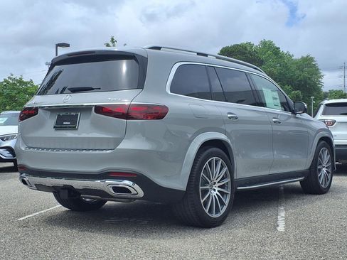 Used 2025 Mercedes-Benz GLS 450 4MATIC image 6