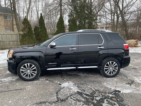 Used 2017 GMC Terrain Denali image 2