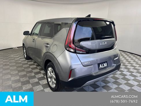 Used 2025 Kia Soul LX w/ LX Technology Package FWD image 9