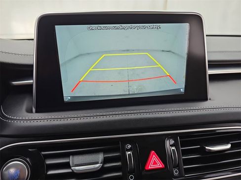 Used 2021 Genesis G70 2.0T image 28