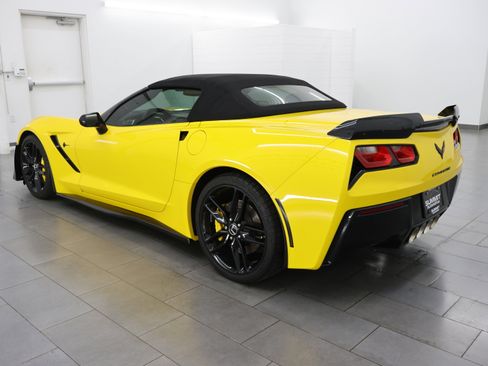 Used 2014 Chevrolet Corvette Stingray Convertible w/ 3LT Preferred Equipment Group RWD image 6