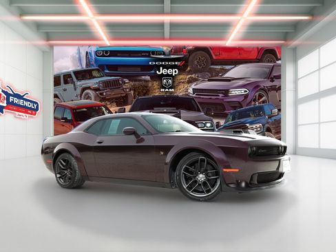 Used 2021 Dodge Challenger R/T Scat Pack image 1