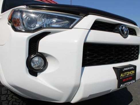 Used 2018 Toyota 4Runner SR5 Premium AWD/4WD image 12
