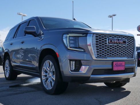 Used 2021 GMC Yukon Denali w/ Denali Premium Package AWD/4WD image 13