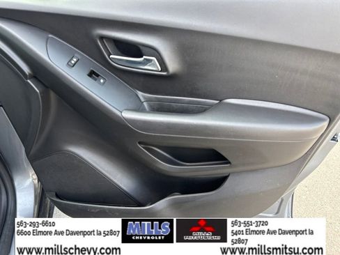 Used 2019 Chevrolet Trax LT w/ LT Convenience Package AWD/4WD image 20