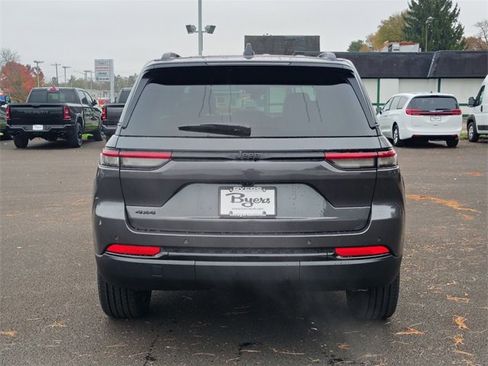 New 2025 Jeep Grand Cherokee Altitude image 34