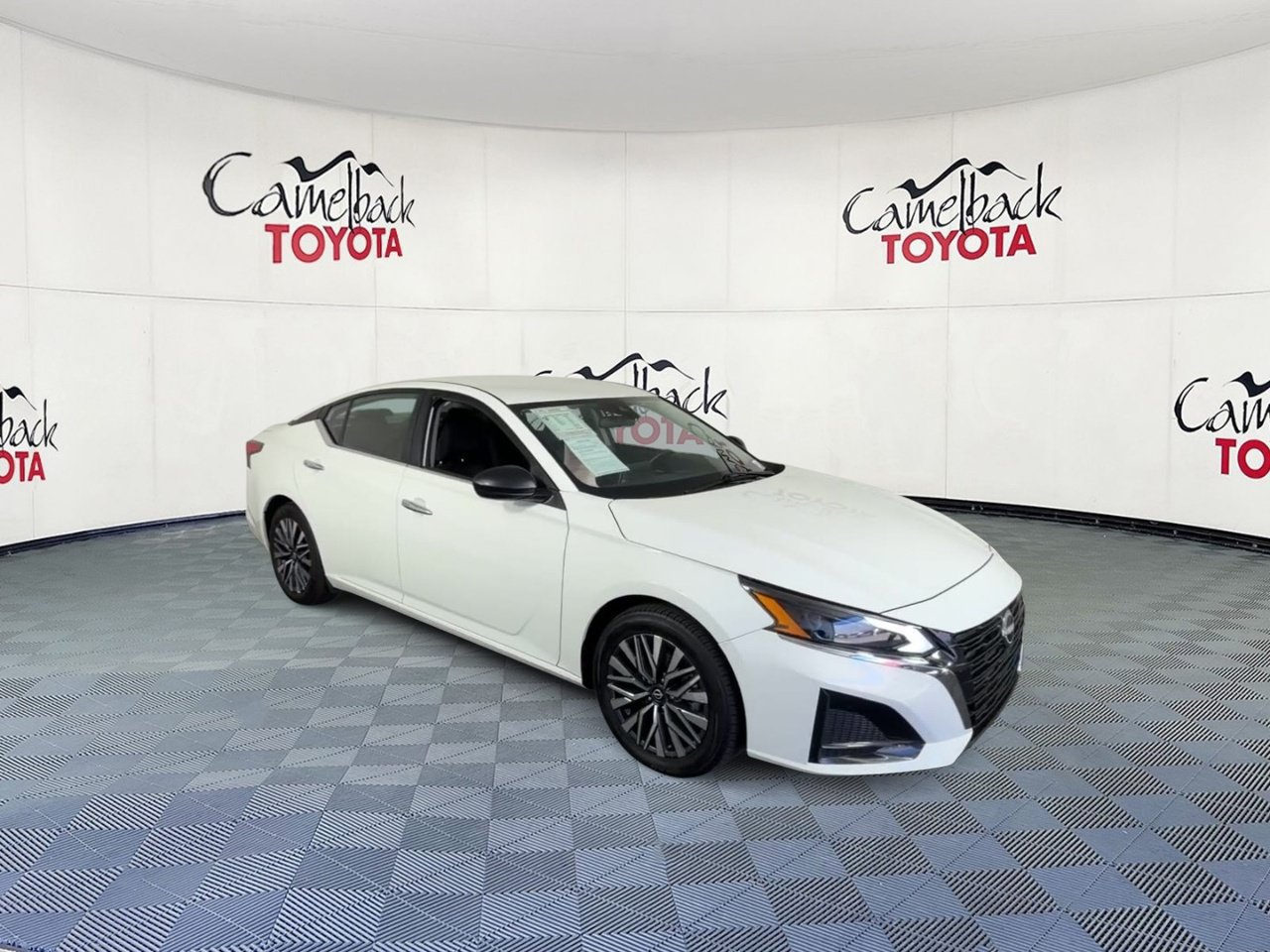 Used 2025 Nissan Altima 2.5 SV FWD image 5