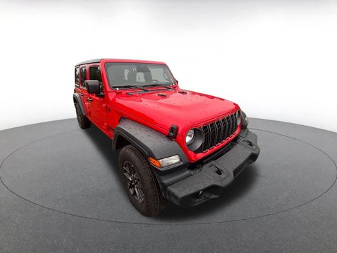 Used 2025 Jeep Wrangler Unlimited Sport AWD/4WD image 2