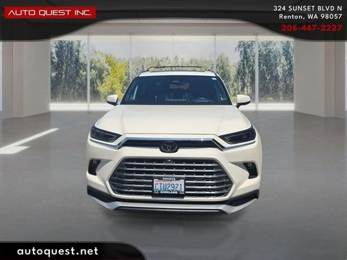 Used 2024 Toyota Grand Highlander AWD Hybrid image 2
