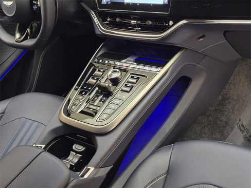 Used 2025 Aston Martin DBX 707 image 27