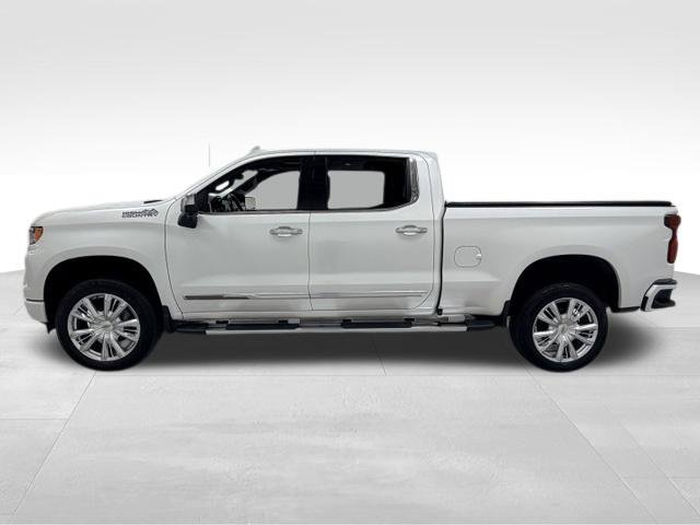 Certified 2022 Chevrolet Silverado 1500 High Country w/ High Country Premium Package AWD/4WD image 3