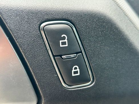 Used 2022 Ford Bronco 2-Door AWD/4WD image 16